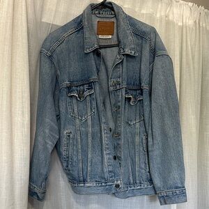 Levi's Classic Denim Trucker Jacket